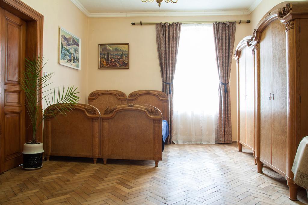 "Eva Stories" Movie Apartment On Rynok Square Lviv Dış mekan fotoğraf