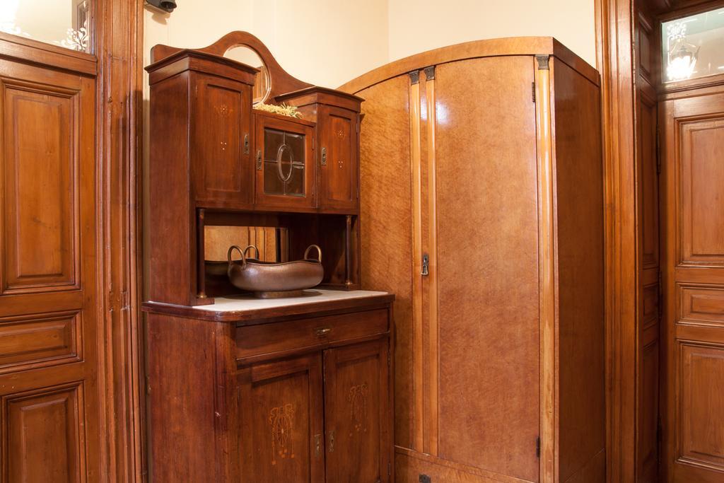 "Eva Stories" Movie Apartment On Rynok Square Lviv Dış mekan fotoğraf