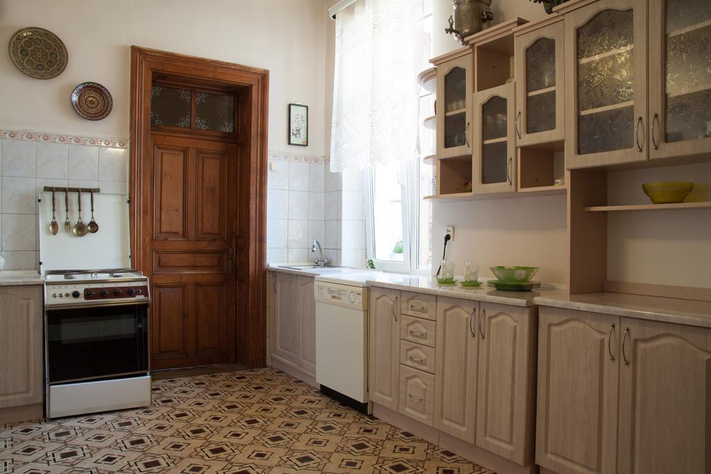 "Eva Stories" Movie Apartment On Rynok Square Lviv Dış mekan fotoğraf